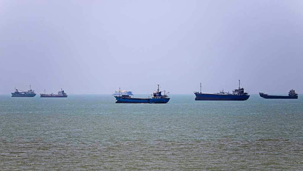 IRAN-US-ISRAEL-WAR-TRANSPORT-HORMUZ
